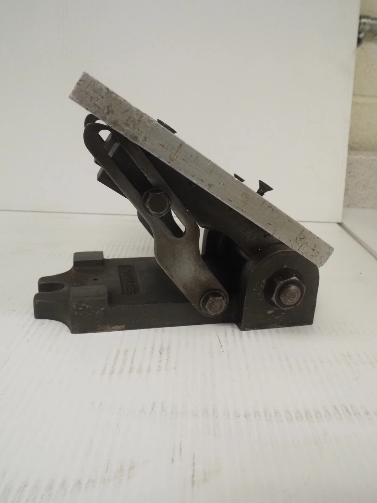 Palmgren adjustable angle plate fixture 6284-1 milling machine angle device with cast iron handle and aluminum plate